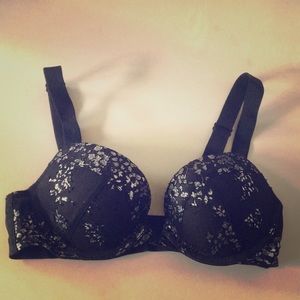 Size 32B black and silver Victoria Secret bra